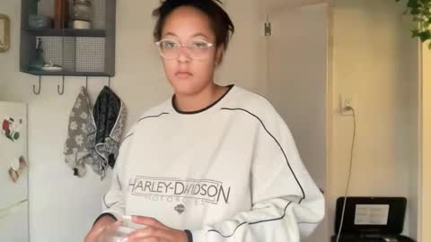 RIRI OR DREAMY online show from 05/12/26, 02:14