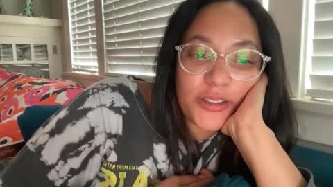 RIRI OR DREAMY online show from 05/25/26, 01:44