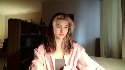 Dia online show from 02/11/26, 01:38