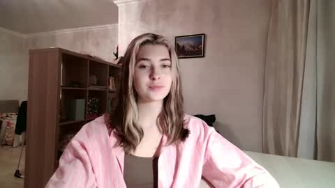 Dia online show from 02/16/26, 03:30