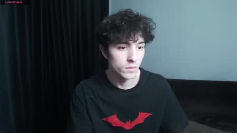 Snapshot of dress_air chatting on 04/13/26, 08:03 Air online show from 04/13/26, 08:03