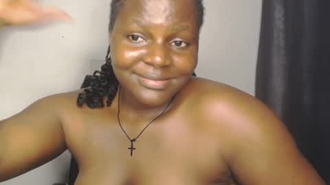 Layla online show from 09/28/25, 04:56