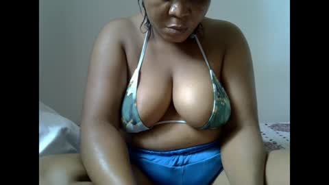 Snapshot of drippingnwet chatting on 06/16/26, 01:58 drippingnwet online show from 06/16/26, 01:58