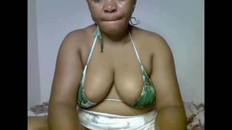 Snapshot of drippingnwet chatting on 06/17/26, 05:54 drippingnwet online show from 06/17/26, 05:54