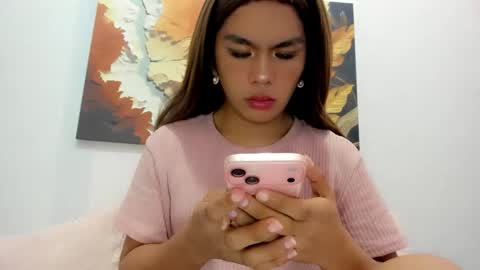 Snapshot of dripqueenxoxo chatting on 05/10/26, 12:05 miss. Erika online show from 05/10/26, 12:05