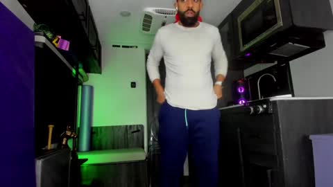 Snapshot of drizzys_room chatting on 01/27/25, 11:22 DirtyDrizzy online show from 01/27/25, 11:22