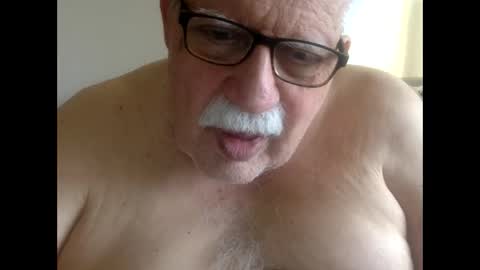 Snapshot of drnick069 chatting on 11/24/25, 04:18 drnick069 online show from 11/24/25, 04:18