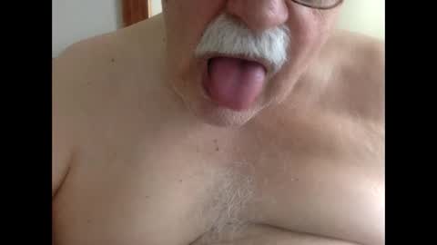 Snapshot of drnick069 chatting on 12/02/25, 03:40 drnick069 online show from 12/02/25, 03:40