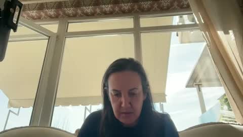 Snapshot of drresa chatting on 03/10/25, 09:10 Dr. Resa online show from 03/10/25, 09:10