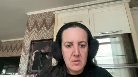 Snapshot of drresa chatting on 03/10/25, 02:26 Dr. Resa online show from 03/10/25, 02:26