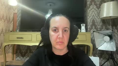 Snapshot of drresa chatting on 03/12/25, 06:00 Dr. Resa online show from 03/12/25, 06:00