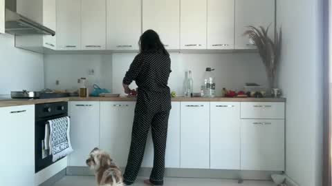 Snapshot of drresa chatting on 10/09/25, 09:07 Dr. Resa online show from 10/09/25, 09:07