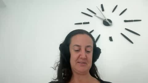 Snapshot of drresa chatting on 10/24/25, 10:00 Dr. Resa online show from 10/24/25, 10:00