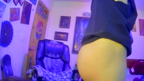 Snapshot of druedowm chatting on 09/26/25, 10:36 druedowm online show from 09/26/25, 10:36