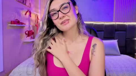 Snapshot of duchessex chatting on 11/08/25, 08:18 Victoria online show from 11/08/25, 08:18