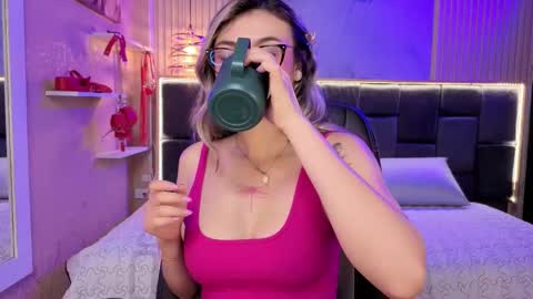 Snapshot of duchessex chatting on 11/09/25, 08:23 Victoria online show from 11/09/25, 08:23