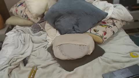 Dude online show from 10/28/25, 05:48