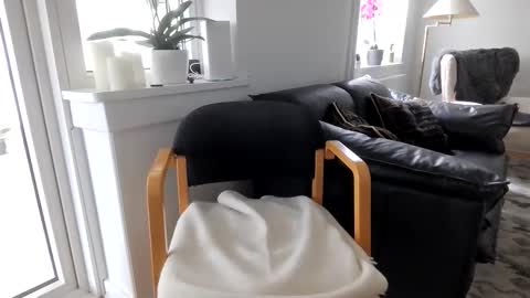 Snapshot of duin8 chatting on 04/14/26, 10:32 Duin8 online show from 04/14/26, 10:32