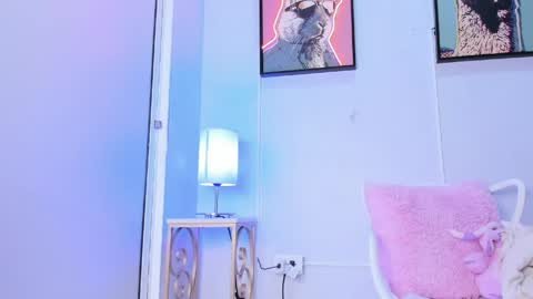 dulce__fiore07 online show from 04/08/26, 12:27