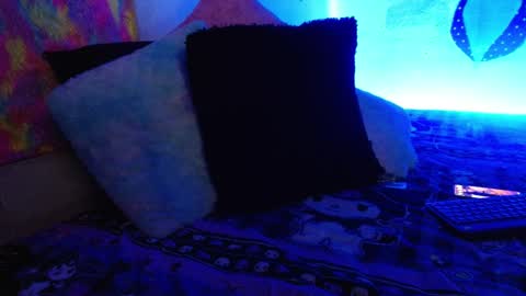 Dulce online show from 10/17/25, 06:38