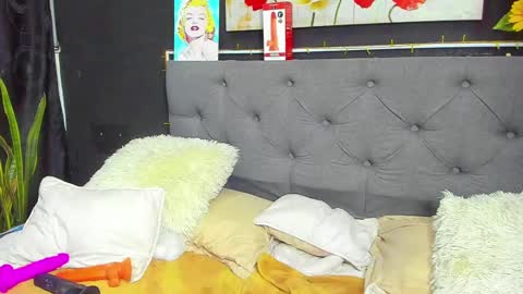 Snapshot of dulce_celeste15 chatting on 01/23/25, 11:15 C E L E S T E online show from 01/23/25, 11:15