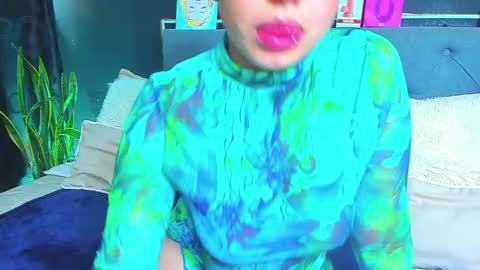 Snapshot of dulce_celeste15 chatting on 02/06/25, 07:07 C E L E S T E online show from 02/06/25, 07:07