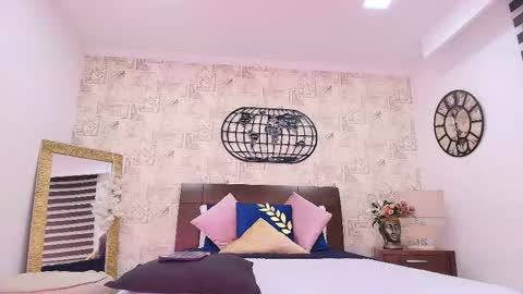 DULCE  online show from 11/18/25, 01:04