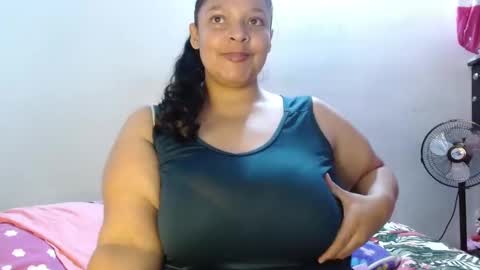 Snapshot of dulce_mmaria chatting on 02/12/25, 03:05 dulce online show from 02/12/25, 03:05