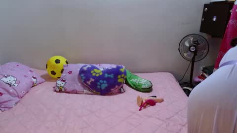 Snapshot of dulce_mmaria chatting on 02/21/25, 12:17 dulce online show from 02/21/25, 12:17