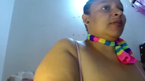 Snapshot of dulce_mmaria chatting on 02/23/25, 02:35 dulce online show from 02/23/25, 02:35