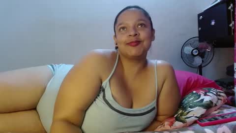 Snapshot of dulce_mmaria chatting on 02/23/25, 05:39 dulce online show from 02/23/25, 05:39