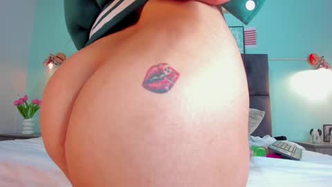 DULCE AURORA online show from 01/31/25, 08:54