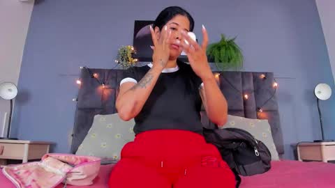 DULCE AURORA online show from 01/19/26, 01:09