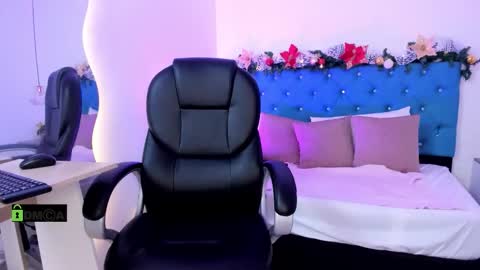 Dulce Baker online show from 12/18/25, 04:18