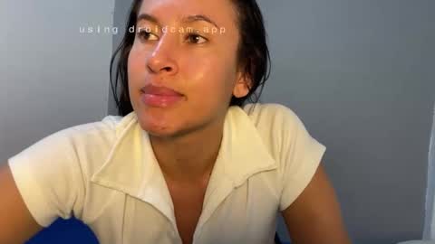 Snapshot of dulceizzy chatting on 03/18/26, 01:09 dulceizzy online show from 03/18/26, 01:09