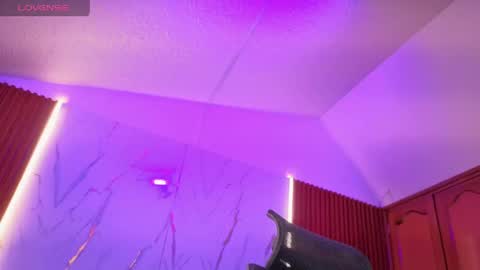 Dulce online show from 04/28/26, 03:00