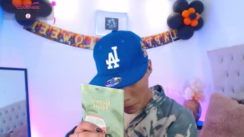 Dulcey online show from 10/21/25, 05:30