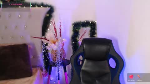 Dulcey online show from 12/20/25, 04:08