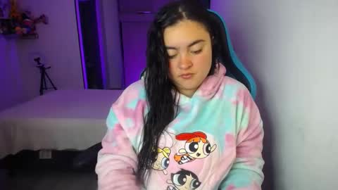 Nicole   online show from 09/23/25, 06:49