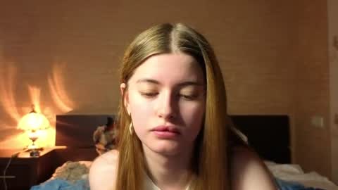 Snapshot of duoemi chatting on 07/09/26, 11:58 Jake And Emilia online show from 07/09/26, 11:58