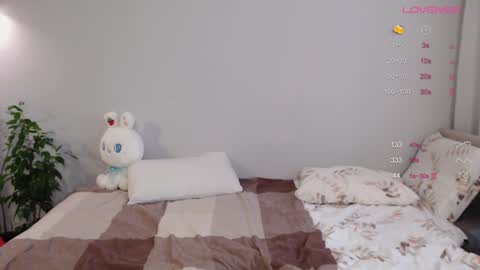 Snapshot of duomoon chatting on 01/17/25, 09:17 SashaAlex online show from 01/17/25, 09:17