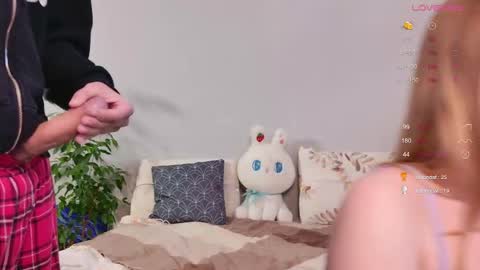 Snapshot of duomoon chatting on 09/25/25, 08:07 SashaAlex online show from 09/25/25, 08:07