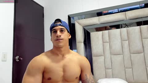 duran_dhikol1 online show from 12/22/24, 12:39