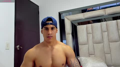 duran_dhikol1 online show from 01/11/25, 03:02