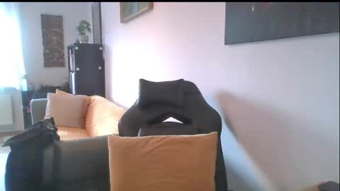 Snapshot of durexdublex chatting on 12/23/24, 02:17 durexdublex online show from 12/23/24, 02:17