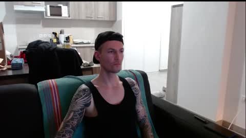 Snapshot of durexdublex chatting on 01/17/25, 06:33 durexdublex online show from 01/17/25, 06:33