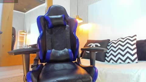 DUSAN  GREY online show from 03/03/26, 03:56