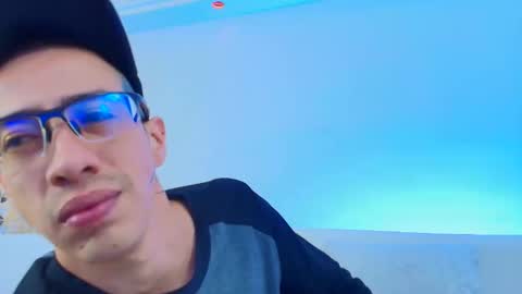 Snapshot of dustindollin_ chatting on 03/24/26, 06:13 Dustin Dollin online show from 03/24/26, 06:13