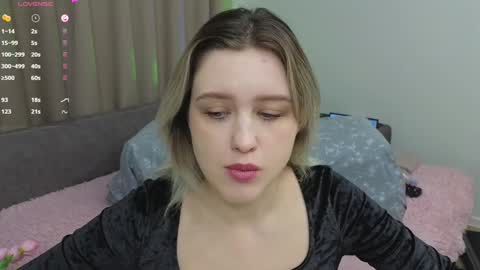 Snapshot of dusyastar chatting on 01/04/25, 12:05 Dusya online show from 01/04/25, 12:05