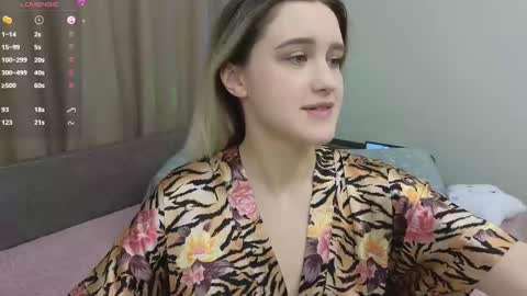 Snapshot of dusyastar chatting on 02/23/25, 10:17 Dusya online show from 02/23/25, 10:17